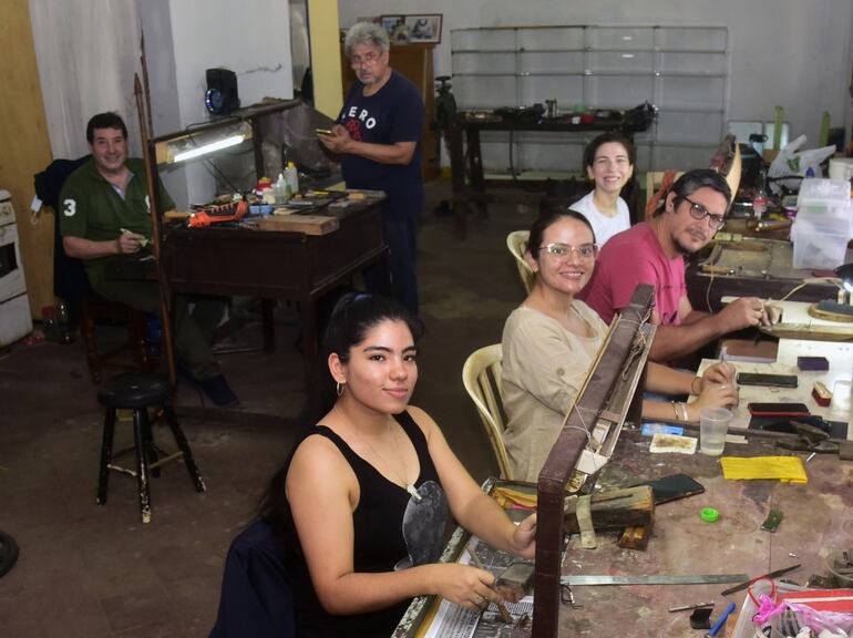 La escuela de joyería abre sus puertas de lunes a sábado.