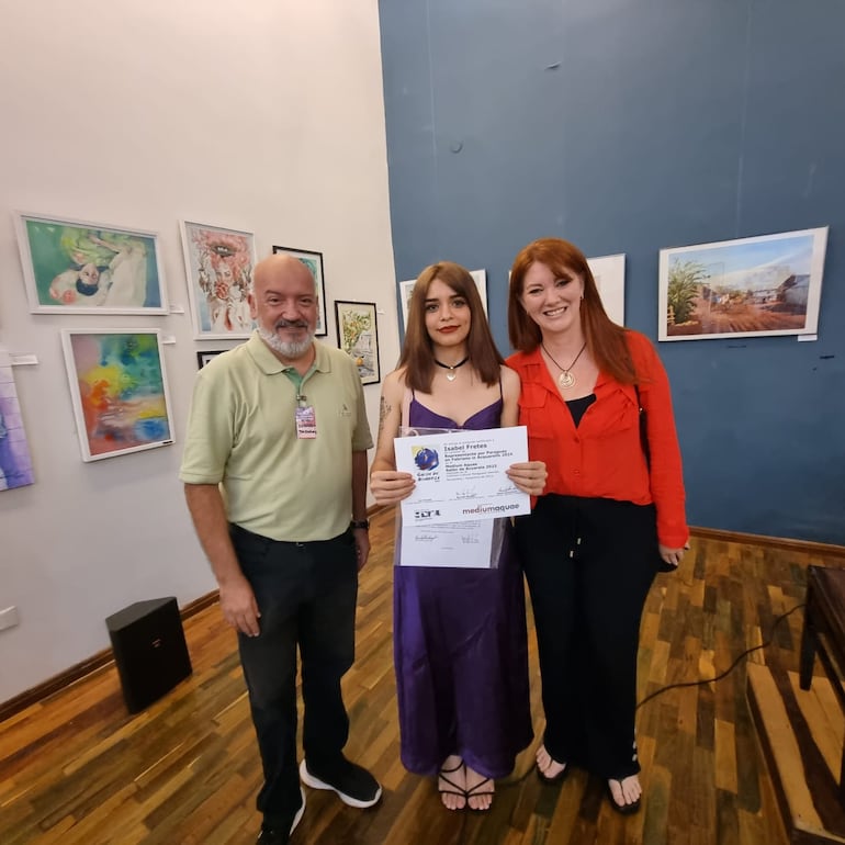 Gerardo González, Isabel Fretes y Monika Schuchardt.