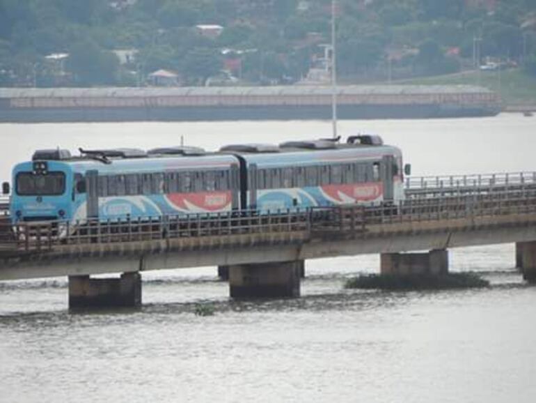 Tren de pasajeros Encarnación-Posadas.