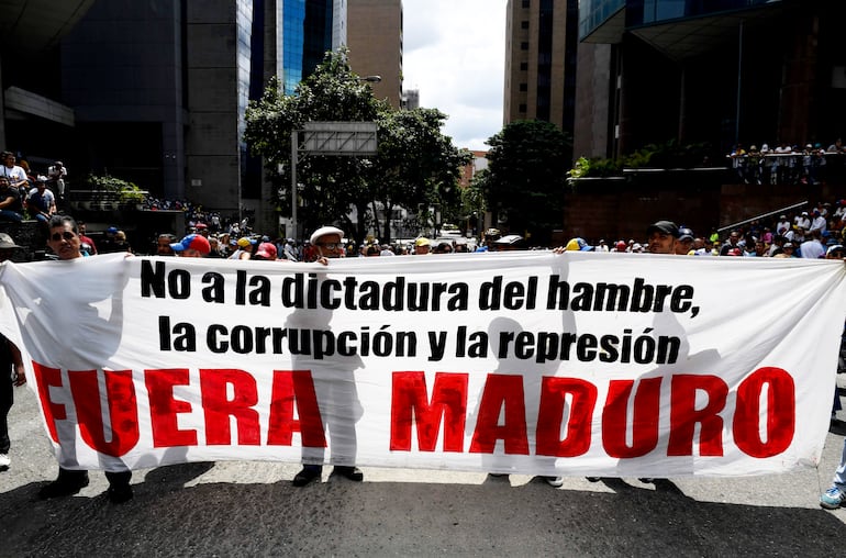 Venezuela está sumida en una crisis económica y política sin fin. Más de 5 millones de venezolanos huyen de su país del hambre y la represión ejercida por el chavismo.