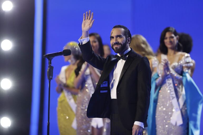 El presidente de El Salvador, Nayib Bukele, ofreció un discurso durante la ceremonia de coronación de la nueva Miss Universe 2023.