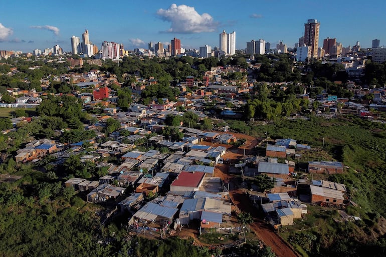 Se prevé tareas de refulado en sectores de la Chacarita y Bañado Norte para resolver la problemática de zonas inundables, así como también, la construcción de 700 viviendas