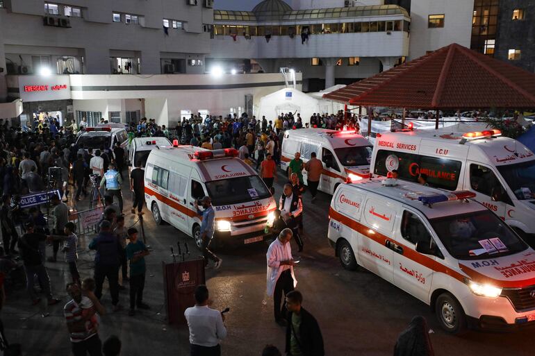 Un misil cayó sobre el hospital el Gaza. Hay más de 500 fallecidos. (AFP)
