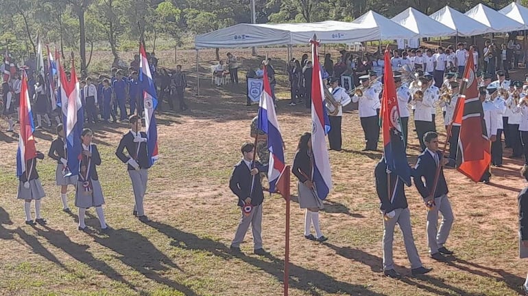 Estudiantes y militares, rindieron homenaje a los héroes en Cerro Corá