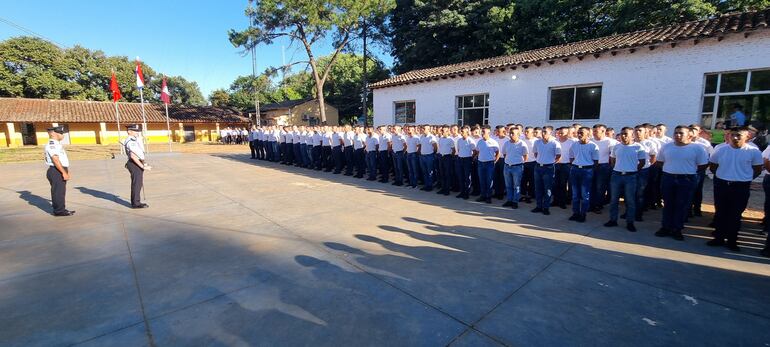 Inician actividades academicas en el colegio de policías de Misiones.