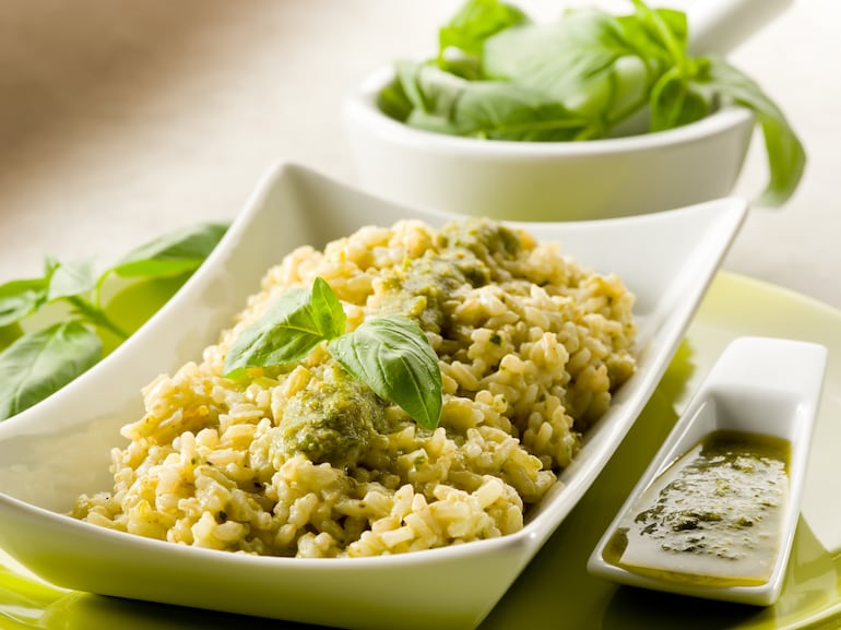 Arroz al pesto.