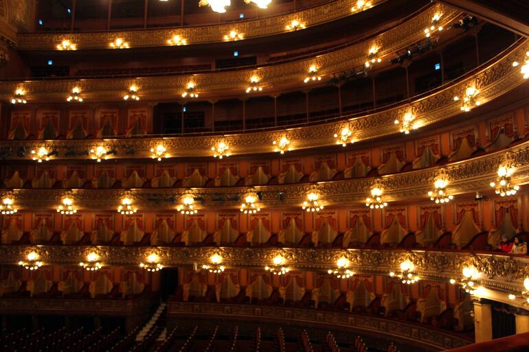 El recorrido por el Teatro Colón es imperdible en Buenos Aires.