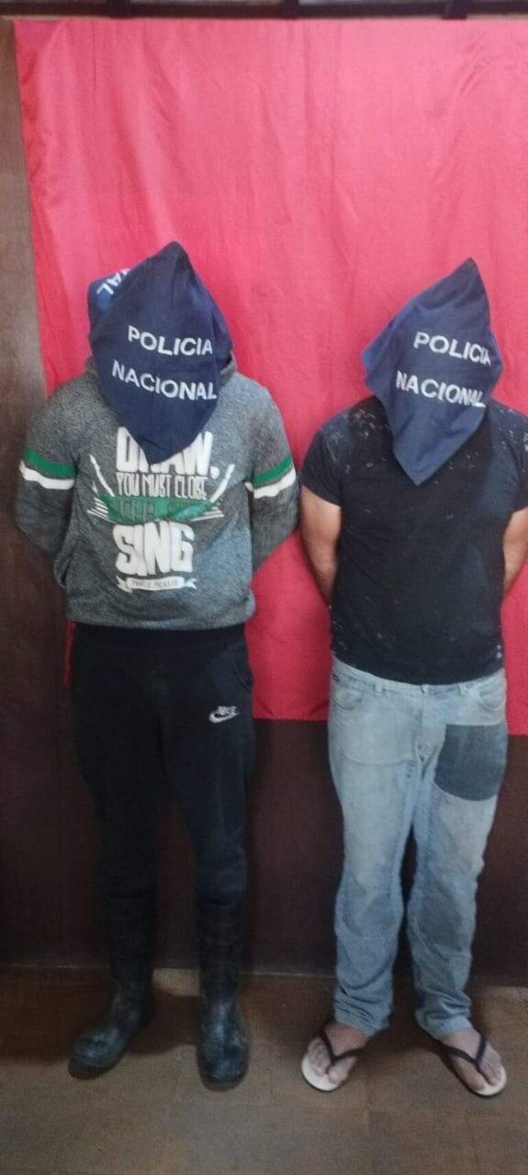  Wilian Rafael Gil Stegen (20) y Lorenzo Fabián Escobar Rolón (41), detenidos tras ser descubiertos cuando trasladaban carne de una vaca faenada en forma clandestina, fueron liberados por la fiscalía. 