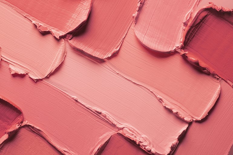 Con la creciente influencia de las redes sociales y las celebridades que adoptan este estilo de Strawberry Blush, su notoriedad no ha hecho más que aumentar.