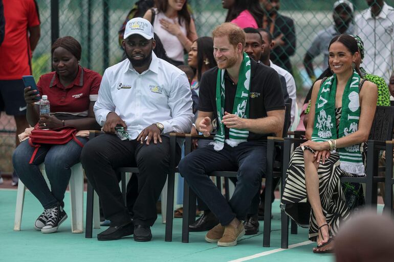 El príncipe británico Harry y Meghan Markle, duques de Sussex en su visita a Nigeria.