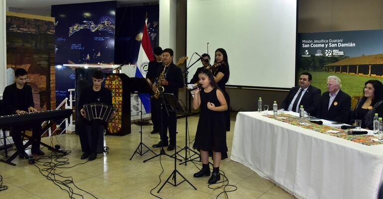 La Orquesta Típica Ymaguaré, de la ciudad de San Juan Bautista, formó parte de la presentación de la Ruta de Festivales.