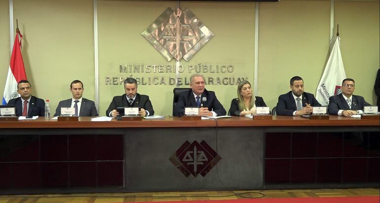 Conferencia de prensa del fiscal General del Estado, Emiliano Rolón Fernández, del pasado lunes.