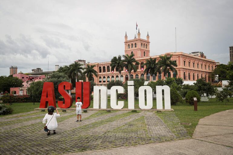 El Palacio de Gobierno será la sede central del traspaso de mando. EFE/Raúl Martínez
