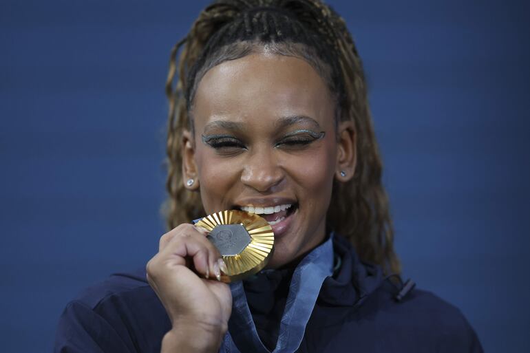 La gimnasta brasileña Rebeca Andrade (25 años) se llevó el oro.