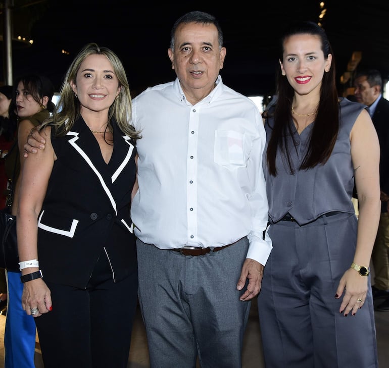 Claudia Álvarez, Einar Domínguez y Ruth Leite.