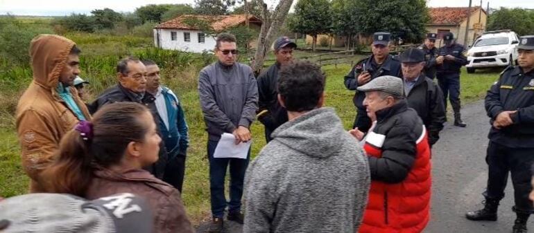 Pobladores de Potrero González se encuentran preocupados por la pretensión de un grupo de campesinos sin tierras de invadir 4000 hectáreas de humedales en la zona. Tanto el intendente como los vecinos se preparan para impedir la ocupación.