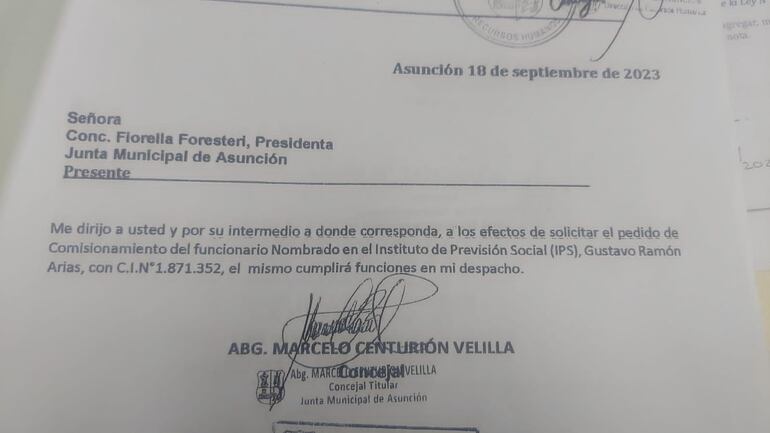 Nota presentada por Marcelo Centurión, pidiendo el comisionamiento de Arias a Fiorella Forestieri.