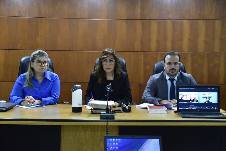 María Luz Martínez (presidenta), Dina Marchuk y Federico Rojas.