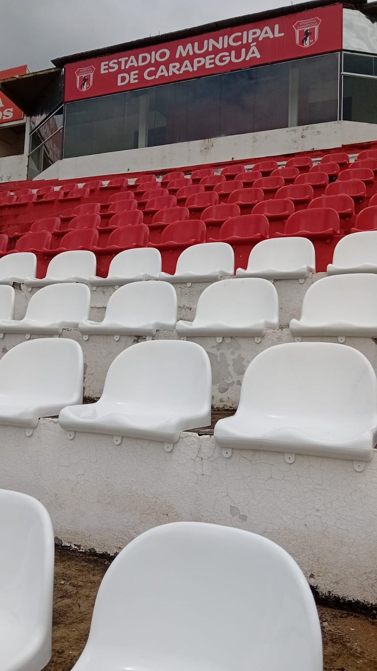 Los aficionados carapegüeños y visitantes se sentarán cómodos en Preferencias del estadio Municipal.