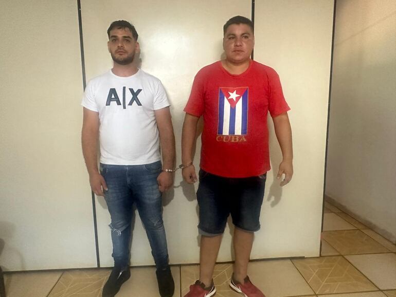 Ali Faisal Abdallah Villalba (25) y Víctor Manuel Cantero Portillo (23) están detenidos por supuestamente despojar 1.700 dólares a turistas argentinos.