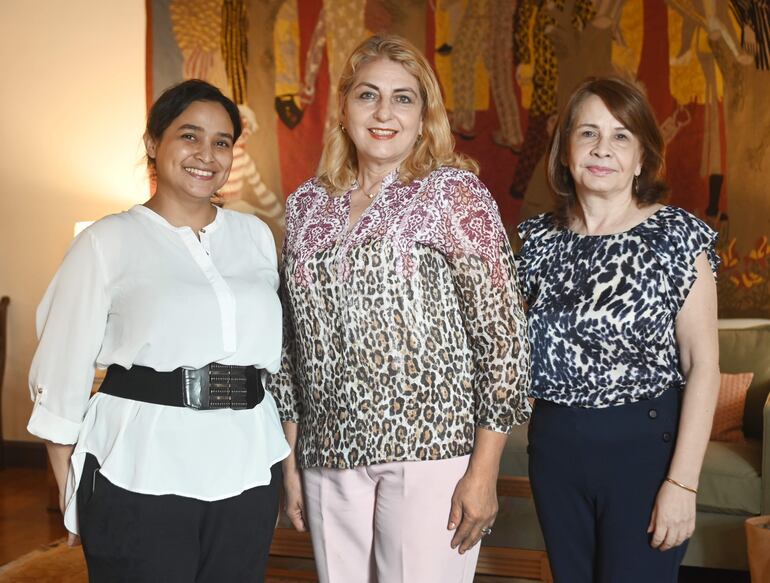 Sara Silva, Luz Marina Vera y Graciela Brizuela.