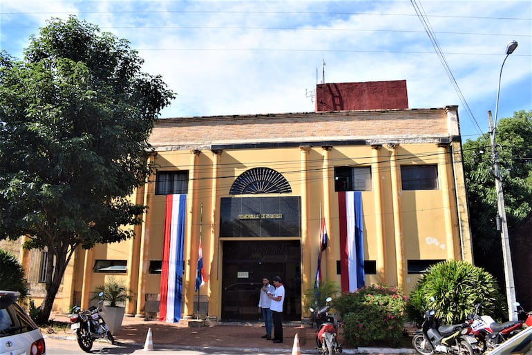 Emplazan a intendente de Paraguarí, Marcelo Simbrón (ANR-HC)para que remita informe al Juzgado de Primera Intancia en lo Laboral.