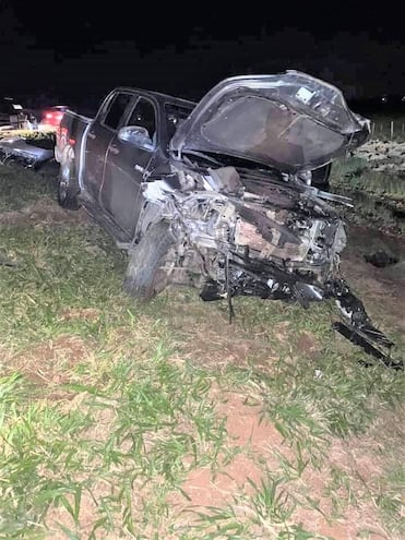 La camioneta involucrada en el accidente fatal en Caapucú.