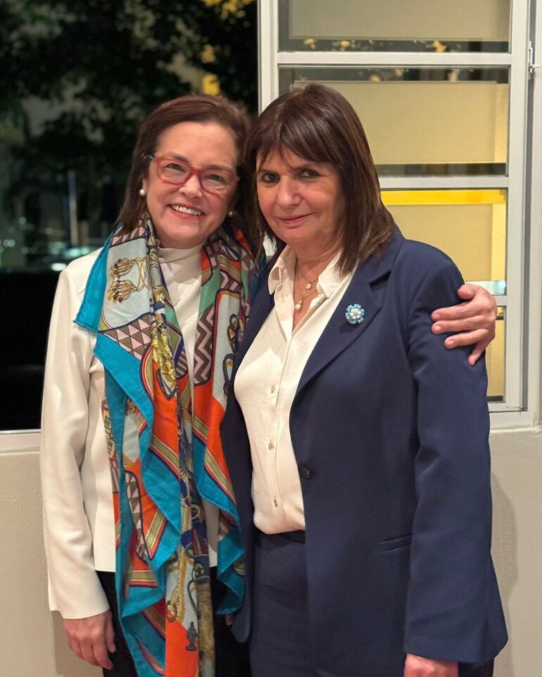 Alexandra Hill, ministra de Exteriores de El Salvador; junto a la ministra de Seguridad argentina, Patricia Bullrich. (red social X)