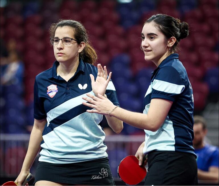 Las atletas del Team Paraguay Lucero Ovelar y Cielo Mutti entran en acción en el Sudamericano.