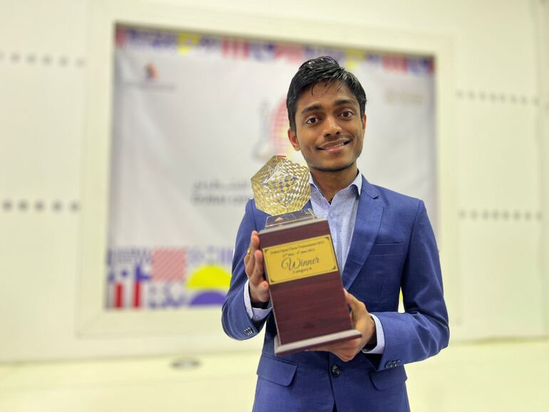 Aravindh Chitambaram, vencedor el abierto de Dubái 2023 (Foto, Club de Ajedrez y Cultura de Dubái).