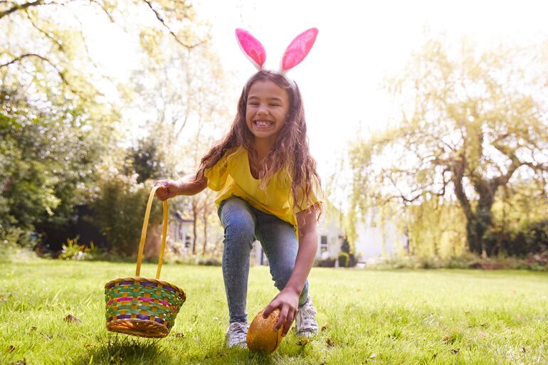 A los chicos les encanta la búsqueda de los huevos de Pascua.