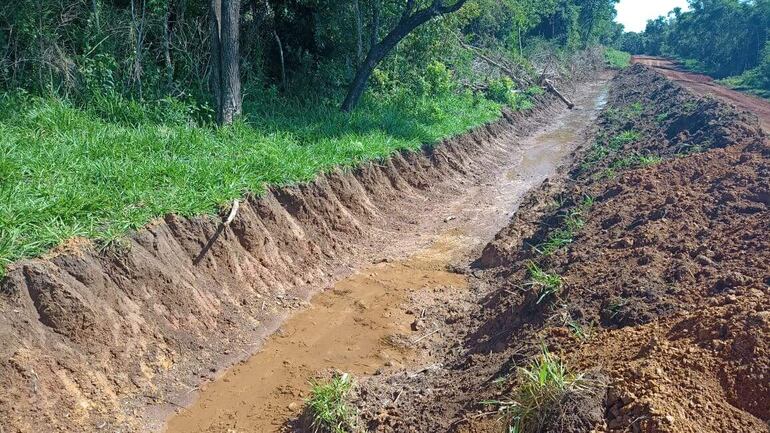 Los canales para secar los humedales tienen más de 30 km.