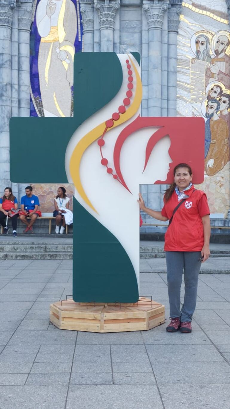 Myriam Gutiérrez con gran sacrificio junto a su grupo logró ir a Lisboa para ver al papa Francisco.