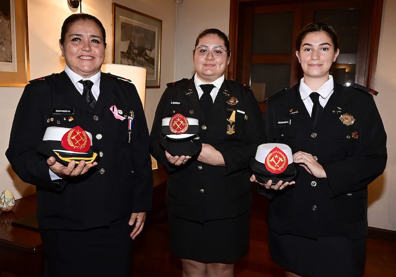 Nelcy Quevedo, Saharit Rivarola y Valerie Fragnaud.