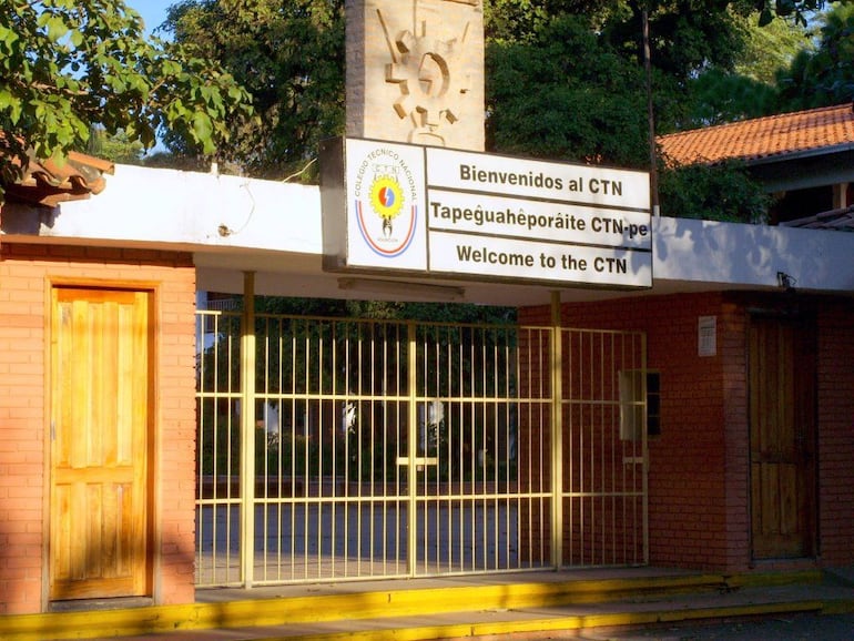 Fachada del Colegio Técnico Nacional (CTN).