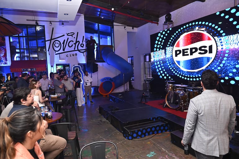 Pepsi presentó su nuevo logo en Paraguay.
