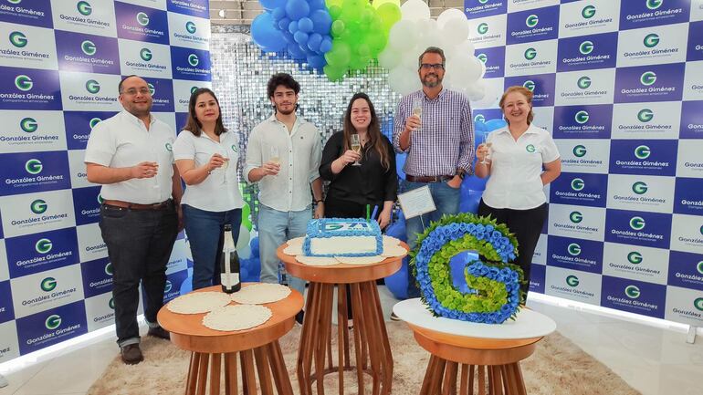 La familia González Giménez brindó por este nuevo aniversario, que los encuentra en medio de una transformación y múltiples desafíos.