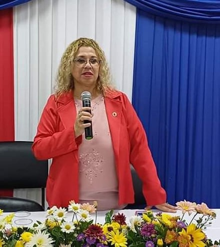 La nueva directora de la Región Sanitaria de Paraguarí, Dra. Auria Celeste Villalba Salinas, quien asumió esta mañana.