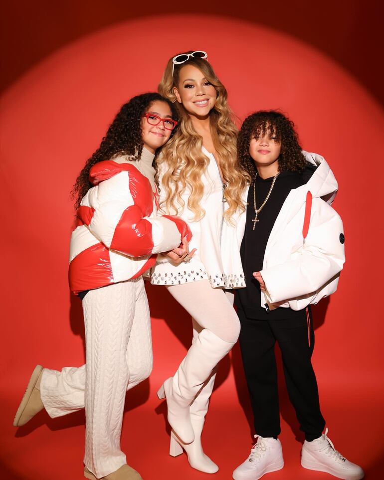 Mariah Carey con sus hijos Monroe y Marruecos en los Billboard Music Awards. (Instagram/Mariah Carey)