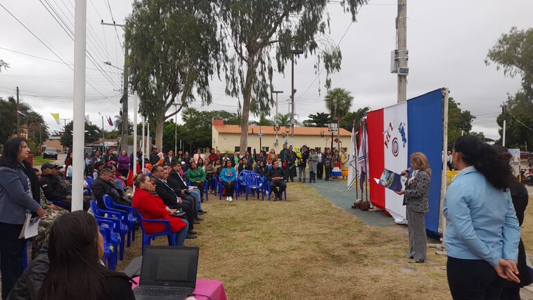 Acto cívico por los 213 años de independencia de nuestro país.