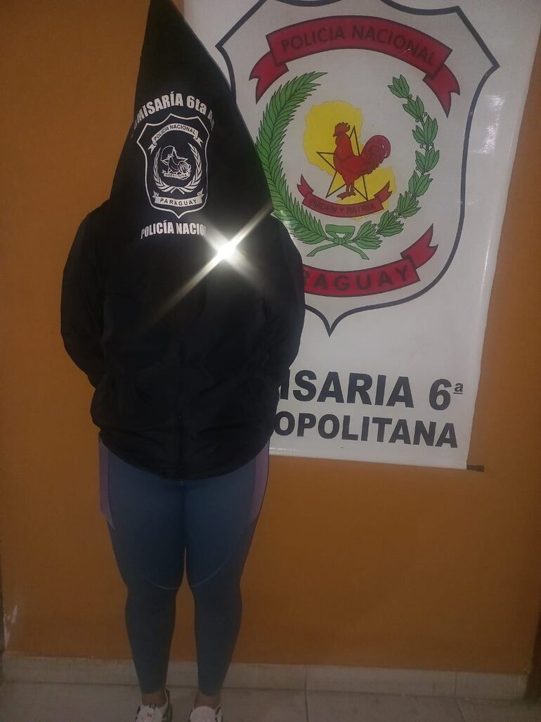 Mujer detenida por intento de hurto en shopping de Asunción