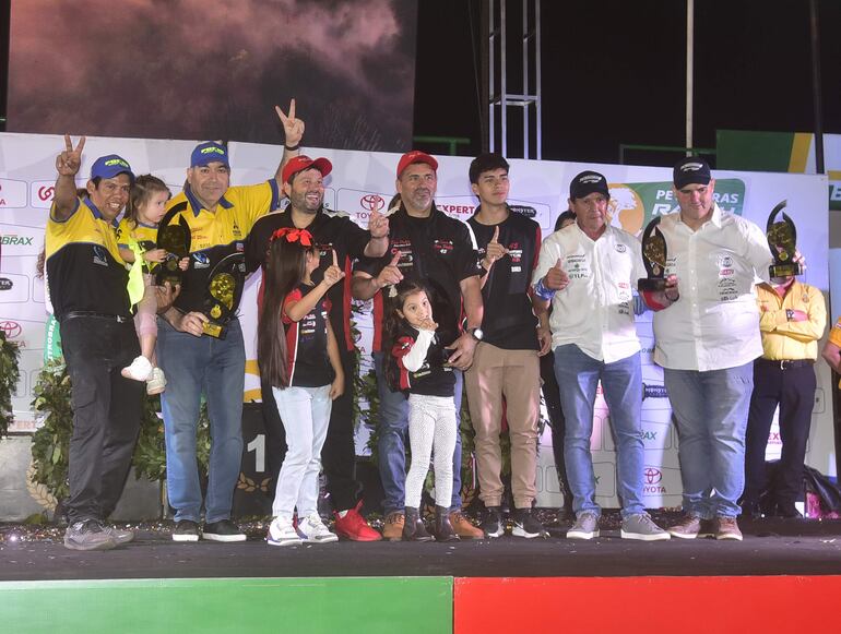  El podio de la RC2N estuvo encabezado por los vencedores, Francisco “Pachi” Delgado y Juan Manuel Cabrera.
