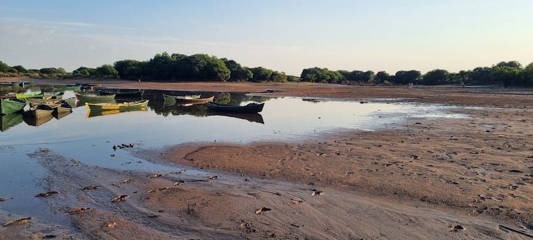 La bajante del cauce hidrico del río Tebicuary afecta al sector pesquero.