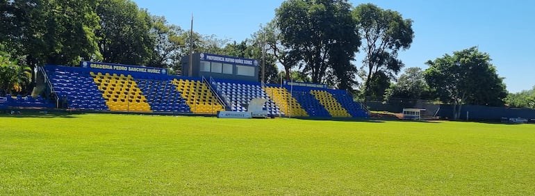 En el estadio Herminio Ricardo, el líder, Cristóbal Colón de J. Augusto Saldívar recibirá esta mañana a River Plate.