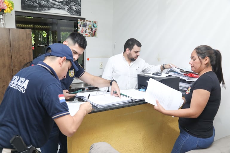 Allanamientos para desbaratar red de estafas a menonitas, en Santa Rosa del Aguaray.