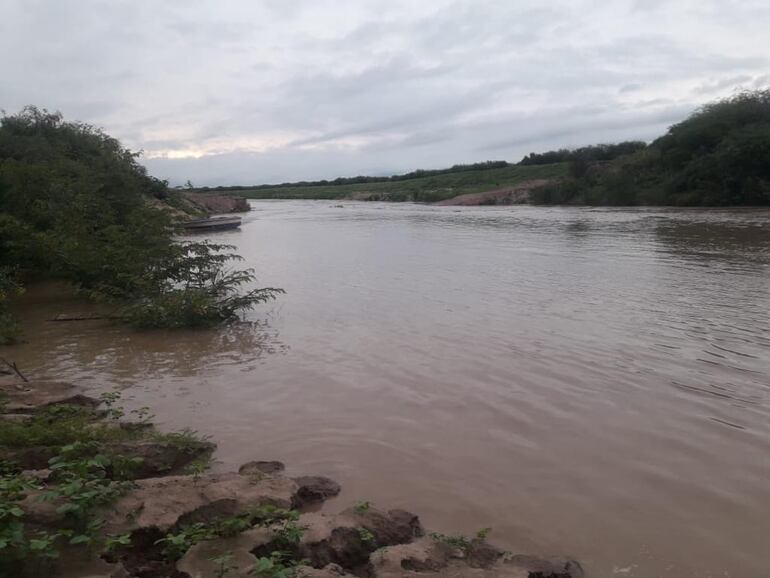 El pico máximo alcanzado en lo que va de este año fue de 5,74 metros, ayer. En las últimas horas, el río volvió a descender, situándose en 5,47 metros en la mañana de este miércoles.