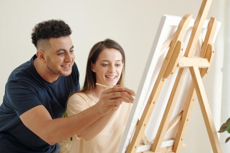 Un taller de pintura en pareja en el Día de San Valentín.