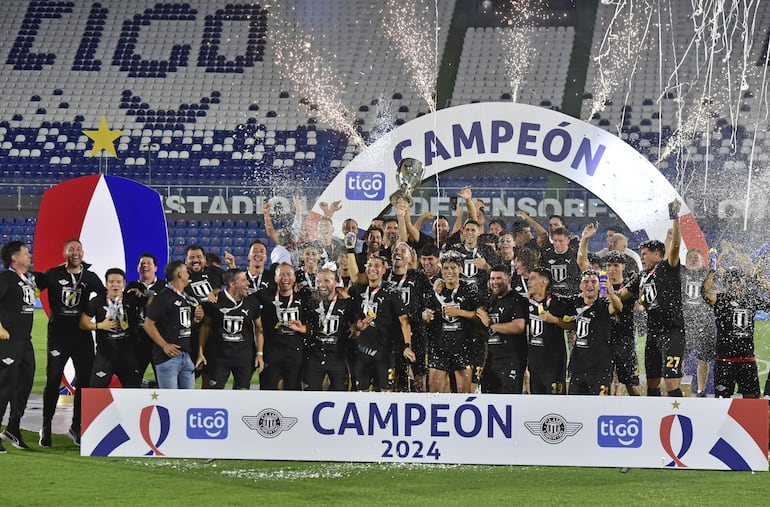 Libertad, campeón de la Supercopa Paraguay, podría incorporar nuevos jugadores antes del inicio del Torneo Apertura 2025.