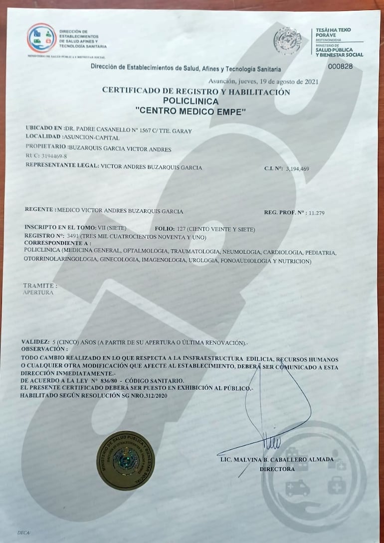 Certificado de registro y habilitación de la policlínica.