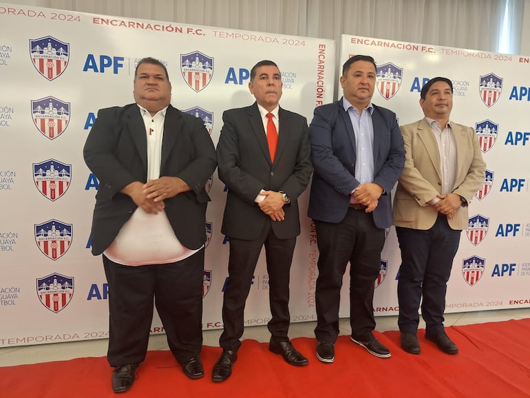 Presentación de escudo de Encarnación FC.